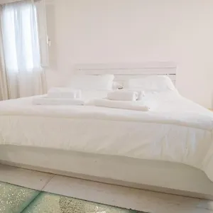 Alojamento de Acomodação e Pequeno-almoço Casa Balmes, Lecce